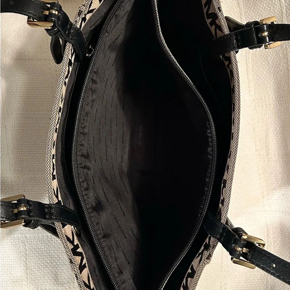 MICHAEL KORS Black and Brown Signature Tote with Gold Charm